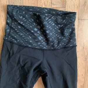 Lululemon- Reversible Leggings Size S